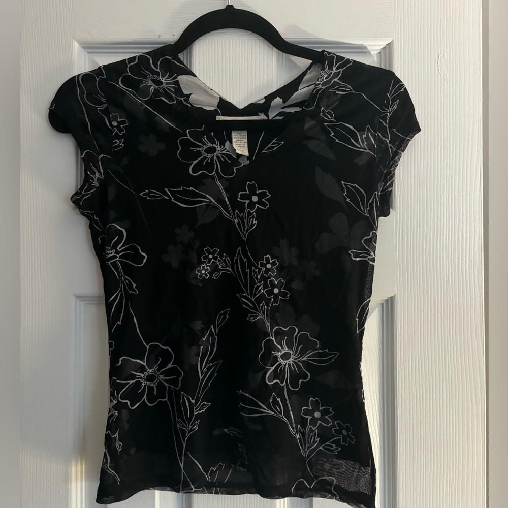 V-neck sheer layered top